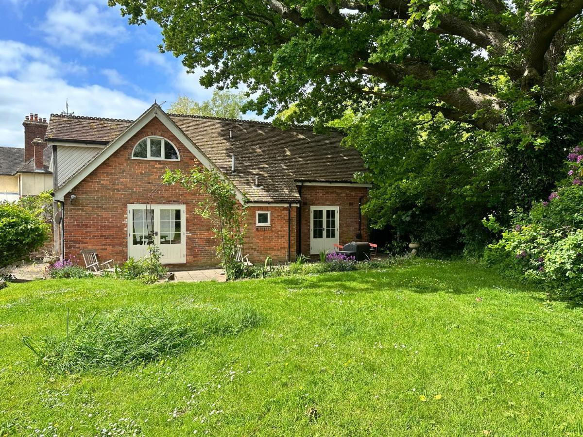 Peaceful Cottage With Private Garden 黑尔舍姆 外观 照片